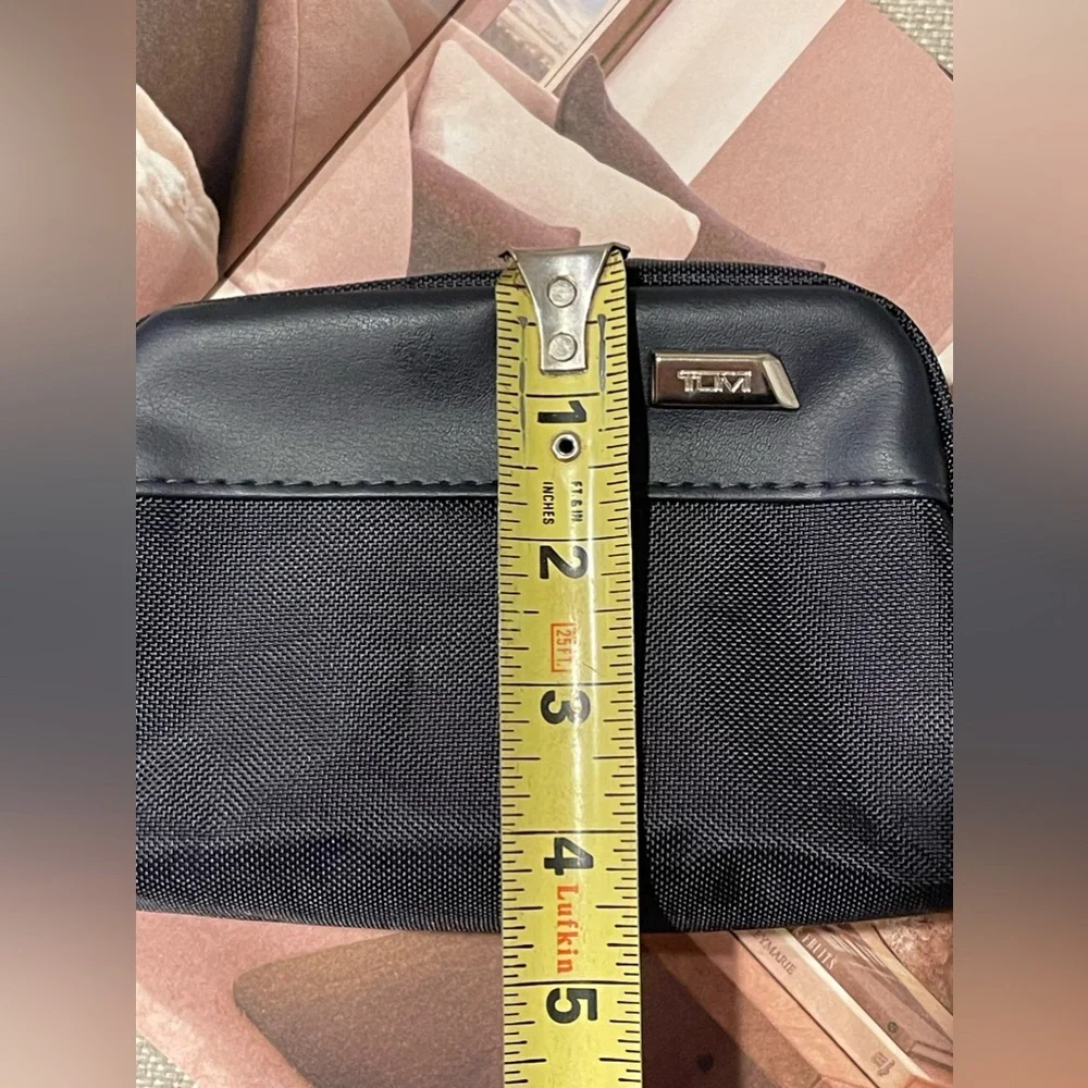 Tumi For Delta Lined Cosmetic/Toiletry Travel Pouch/Case In True Navy Blue